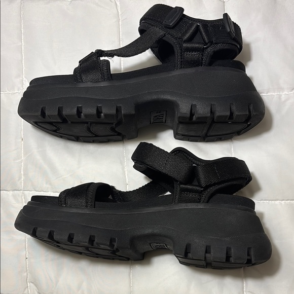 Zara Black Sport Lug Heel Sandals - Picture 6 of 9
